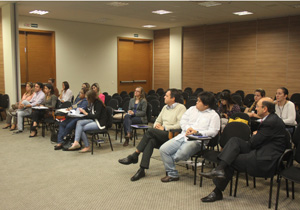 Coordenadora de Aprendizagem do RS apresenta experiência de trabalho com jovens