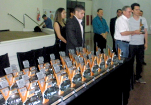 Jogos de Inverno Intersociedades de Londrina chegam ao fim; atletas de todas as agremiações participantes estiveram na entrega de troféus