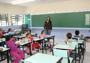 Todos os professores da rede municipal de ensino vão participar da prática pedagógica nesta segunda-feira (14)