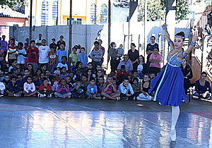 Projeto da Funcart realiza apresentações de balé em instituições públicas de Londrina e seleciona bolsistas para a Escola Municipal de Dança(EMD)