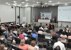 Participação de 142 pessoas surpreende organização e confirma atualidade e relevância do tema