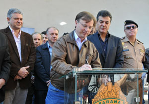 São mais de R$ 10 milhões para compra de tratores, caminhões e equipamentos para diferentes  obras