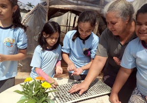 Crianças visitam o Viveiro Municipal
