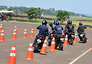 GAo todo, 300 guardas municipais receberão o treinamento; objetivo é aperfeiçoar a condução de motocicletas e agilizar o atendimento a ocorrências