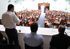 Aproximadamente 260 pessoas participaram da aula inaugural para agentes comunitários de saúde