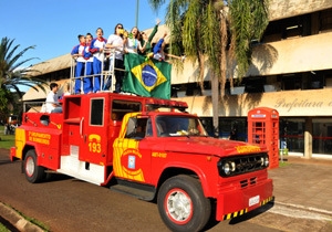 Atletas e comissão técnica da seleção brasileira de ginástica rítmica foram recebidos no aeroporto e seguiram em carreata até a Prefeitura