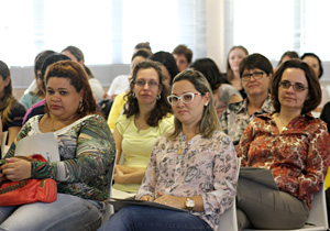 A intenção, neste ano, é discutir e refletir sobre como as empresas podem apoiar a mulher que amamenta e trabalha