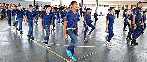 Participaram do curso crianças entre 10 e 13 anos da Escola Municipal Maria Cândida Peixoto Salles