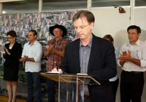 Serão feitos cerca de 5 quilômetros de recape asfáltico; trabalhos devem começar nesta quarta-feira(12), na Rua Iugoslávia