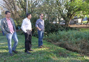 Ação integrada entre diversas secretarias e órgãos governamentais espera retirar mais de 400 metros cúbicos de material de assoreamento