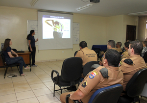 Soldados do 5º Batalhão participaram de palestras, fizeram a medição antropométrica, testes rápidos e puderam doar sangue