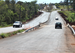 Também teve início hoje (21) o recape asfáltico da Avenida Rio de Janeiro