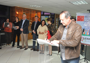 “Dê a mão para o futuro”