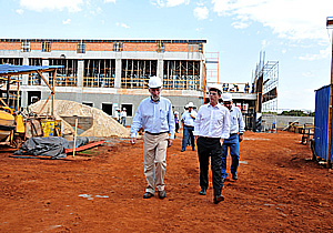 O terreno para a construção das unidades foi doado pela Prefeitura de Londrina; obras devem ser finalizadas no próximo ano