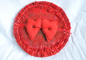 Biblioteca sedia exposição “Pequenas histórias de amor”