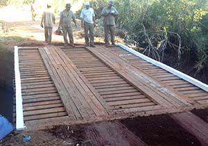 Prefeitura conclui reconstrução da ponte do Rio Limoeiro