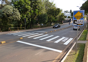 CMTU implanta sinalizações da campanha “Olhe e Sinalize” na avenida Arthur Thomas