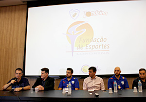 Prefeito participa da cerimônia de apresentação da Equipe de Basquete 