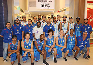 Prefeito participa da cerimônia de apresentação da Equipe de Basquete 