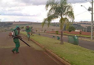 Cinco bairros recebem capina da CMTU nesta quarta-feira (7)