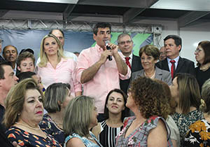 Prefeito comemora escolha da nova titular da Educação Prefeito comemora escolha da nova titular da Educação