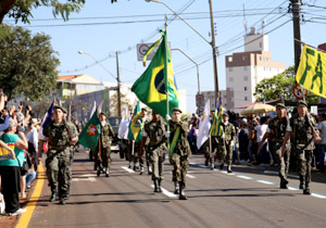 desfile.civico.VP