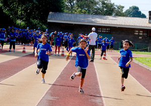 Alunos de escolas municipais participam do Atletismo Caixa Kids