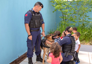 Guarda Municipal realiza interação social em centro de educação da região oeste