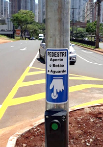 Prefeitura instala novos semáforos na rodovia Mábio Gonçalves Palhano