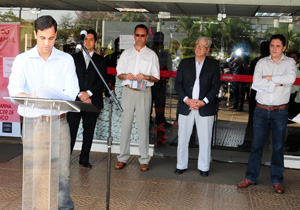 Prefeito anuncia instalação de parquímetros em Londrina Prefeito anuncia instalação de parquímetros em Londrina