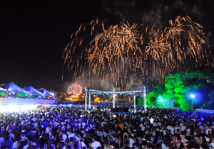 Evento foi recheado de atrações musicais e três ambientes diferentes para dança