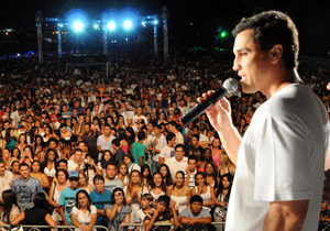 Reveillon de Luz teve participação de 50 mil pessoas Reveillon de Luz teve participação de 50 mil pessoas