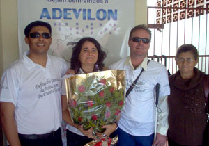 Durante a solenidade, a secretária da Mulher, Sueli Galhardi, falou sobre a situação da mulher no Brasil e ressaltou a problemática do preconceito que as pessoas ainda sofrem por questão de gênero, raça, etnia e deficiência no país. Ela foi homenageada pela Adevilon, com um buquê de rosas, pelo apoio às mulheres com deficiência visual.