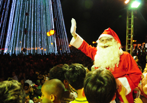 A abertura da programação da noite será feita por 12 músicos, entre alunos e professores do Conservatório de Londrin