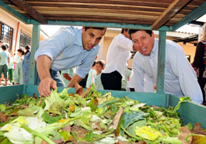 Escolas municipais de Londrina ganham composteiras 