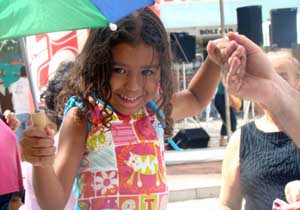 Várias famílias compareceram ao calçadão no último sábado para prestigiar o evento