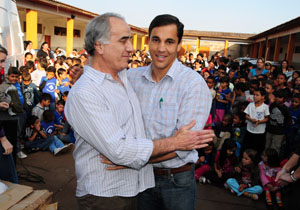 Doação foi do Pé Quente Calçados 