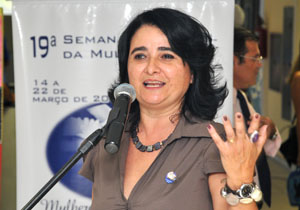 Quem compareceu ao evento pôde apreciar os quadros feitos pelas detentas do 4° Distrito e apresentações artísticas do Coral Sercomtel e Grupo Fanfarra APAE