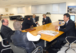 Prefeito cumpriu agenda no Palácio Iguaçu, onde tratou, entre outros temas, da liberação dos R$ 27,5 milhões para o aeroporto e recursos para pavimentação