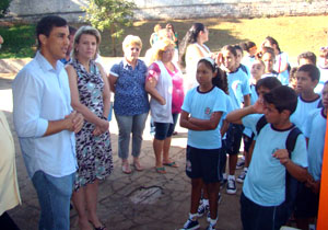 Prefeito Barbosa Neto e sua equipe atenderam 99 demandas trazidas por 154 pessoas, em mais uma edição do programa “Prefeitura nos Bairros” 