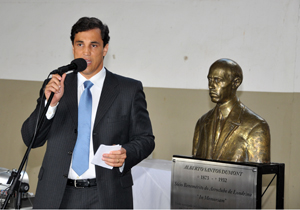 O prefeito Barbosa Neto agradeceu a homenagem e garantiu que a Prefeitura está trabalhando pela aviação da cidade