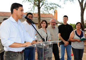 Prefeito discursa sobre as academias Prefeito discursa sobre as academias