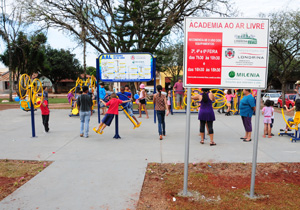 Londrinenses aprovam as academias ao ar livre Londrinenses aprovam as academias ao ar livre