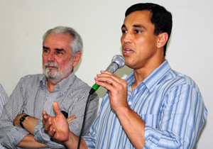 Agajan Der Bedrossian é recebido com carinho pelo prefeito e profissionais da saúde Agajan Der Bedrossian é recebido com carinho pelo prefeito e profissionais da saúde