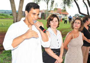 Atendendo aos pedidos dos moradores, o prefeito Barbosa Neto anunciou que instalará uma academia ao ar livre