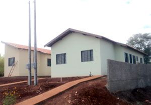 Cerca de 12 famílias beneficiadas com as casas no Jardim Colúmbia eram ocupantes do Fundo de Vale do Córrego Tucanos, na Rua Bélgica, região sul 