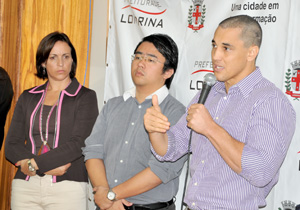 Incluída no PCCS da categoria, medida é um dos elementos desenvolvidos pela prefeitura para municipalizar os serviços da saúde