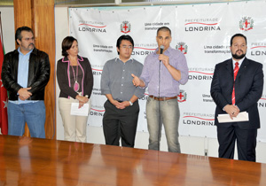 Incluída no PCCS da categoria, medida é um dos elementos desenvolvidos pela prefeitura para municipalizar os serviços da saúde