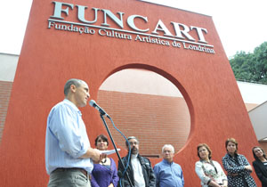 Reforma possibilita que Escola de Teatro também funcione no mesmo local; investimento total foi de R$ 900 mill