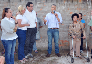 Barbosa Neto inaugura horta comunitária no jardim Paulista